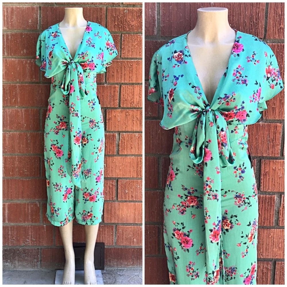 FEW LEFT❗Lulu's Mint Floral Cropped Jumpsuit - Picture 2 of 7